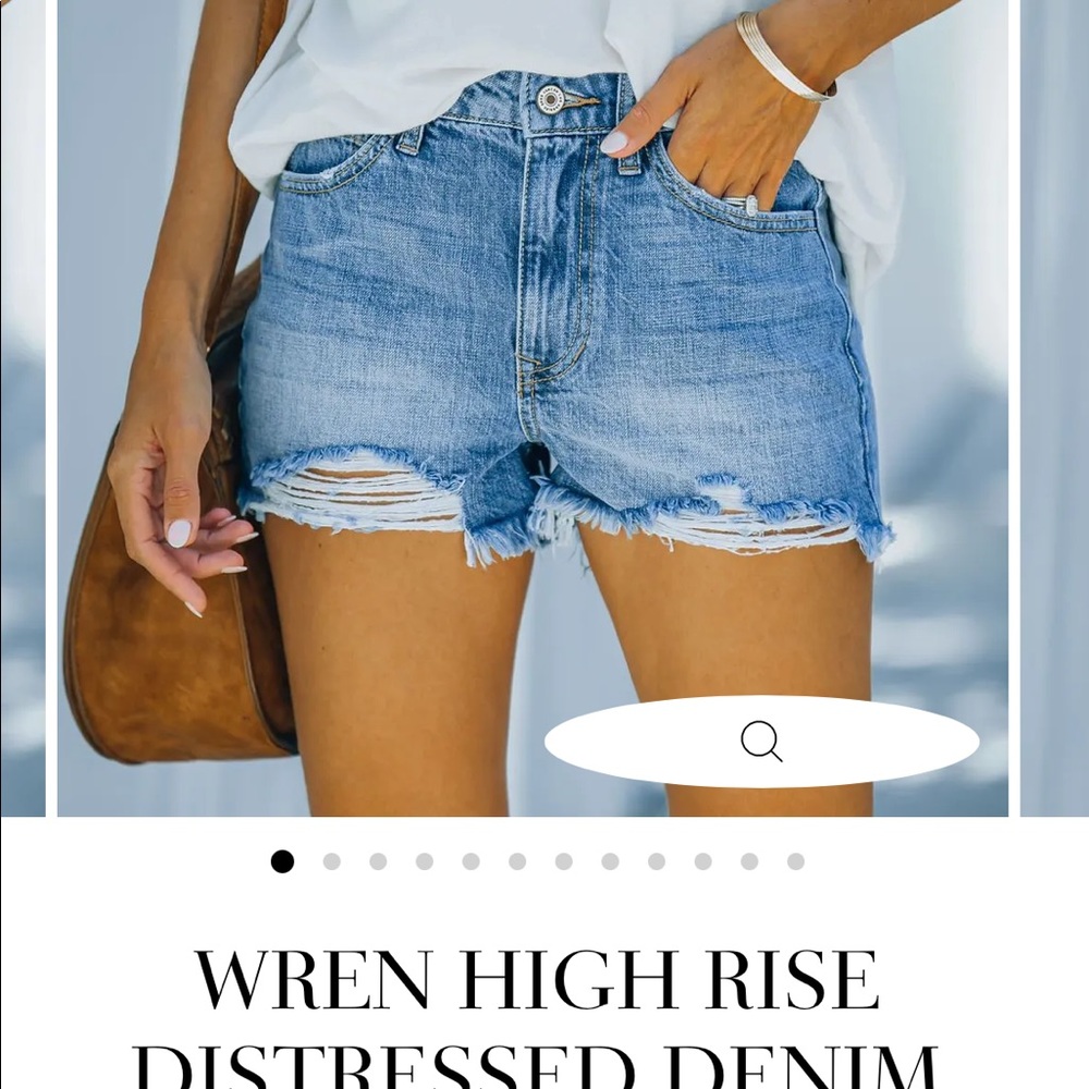 NWT high rise Vici distressed jeans shorts